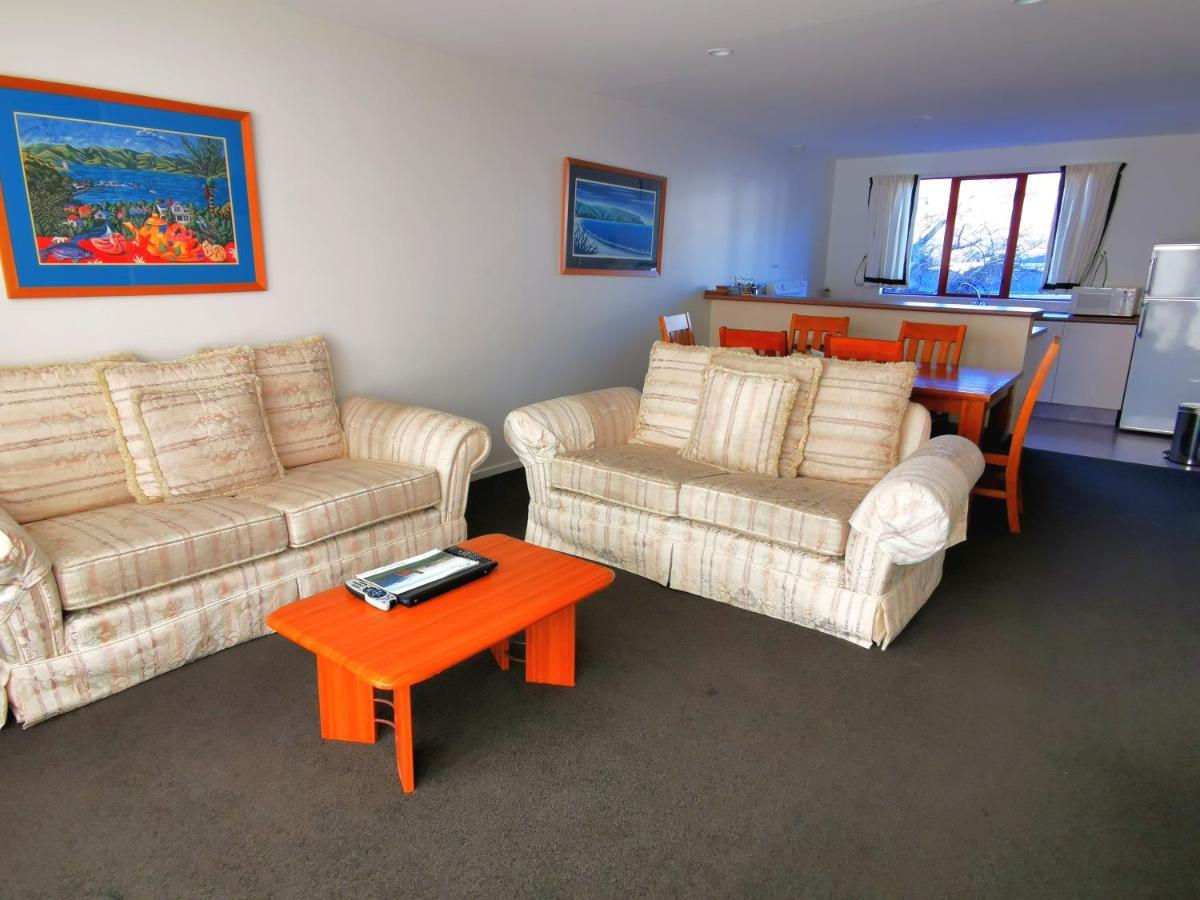 Les Troupes Apartments Akaroa Eksteriør billede